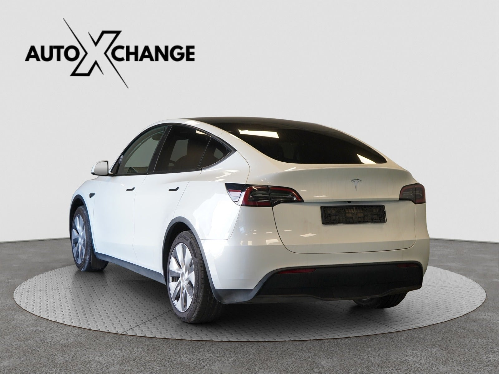 undefined Tesla Model Y fra 2024
