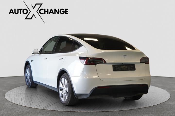 undefined Tesla Model Y fra 2024