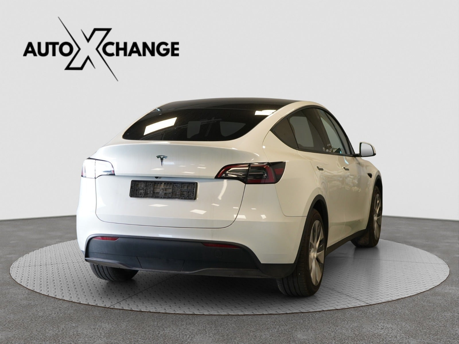 undefined Tesla Model Y fra 2024