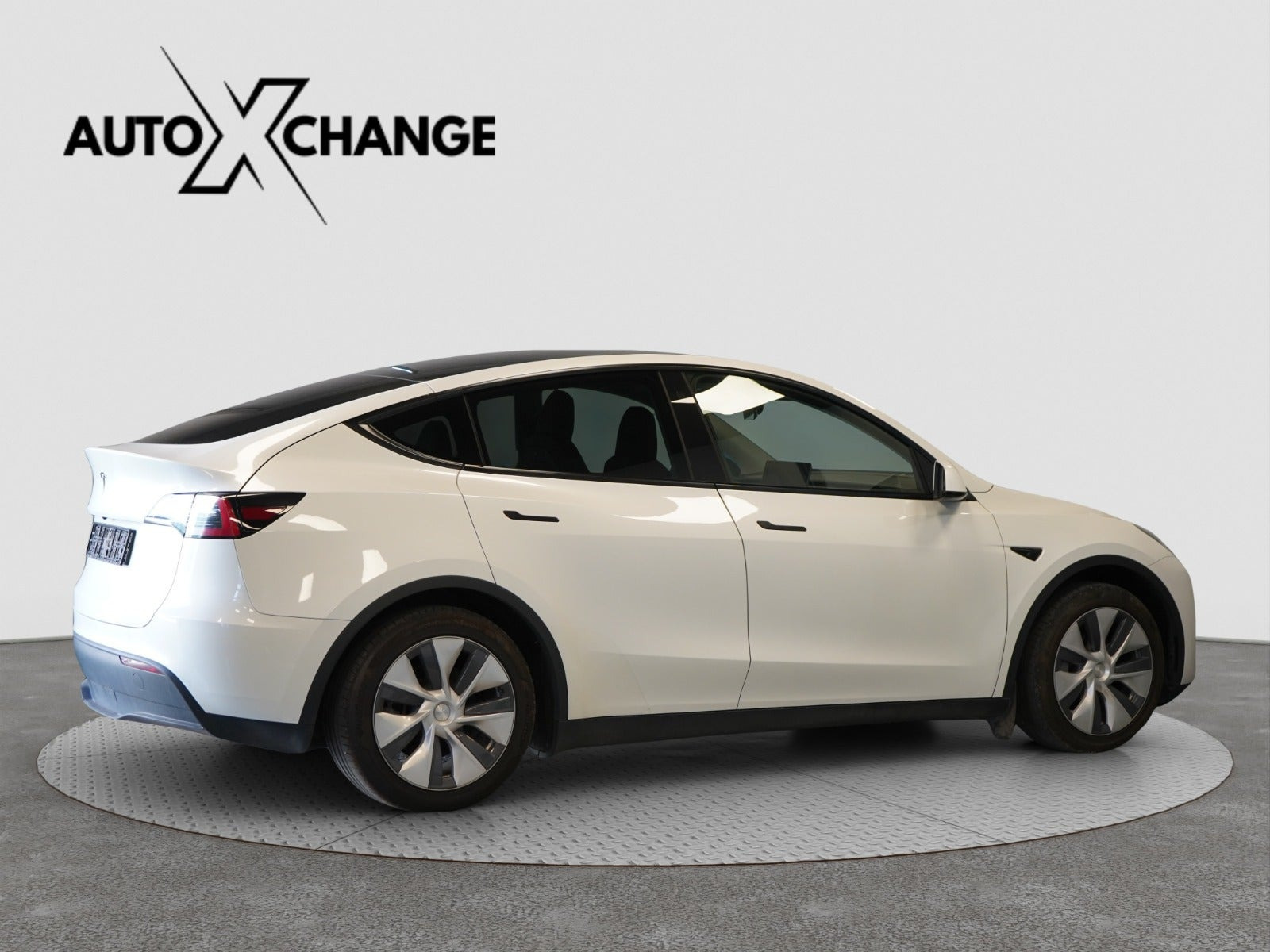 undefined Tesla Model Y fra 2024