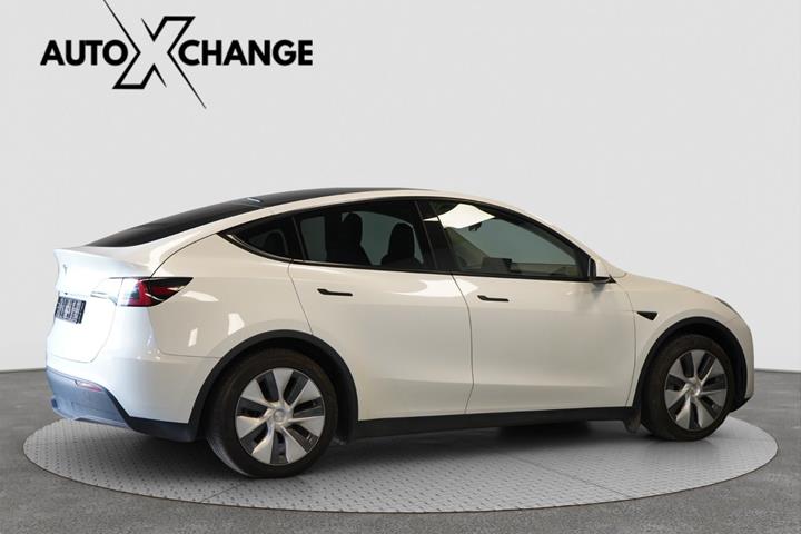 undefined Tesla Model Y fra 2024
