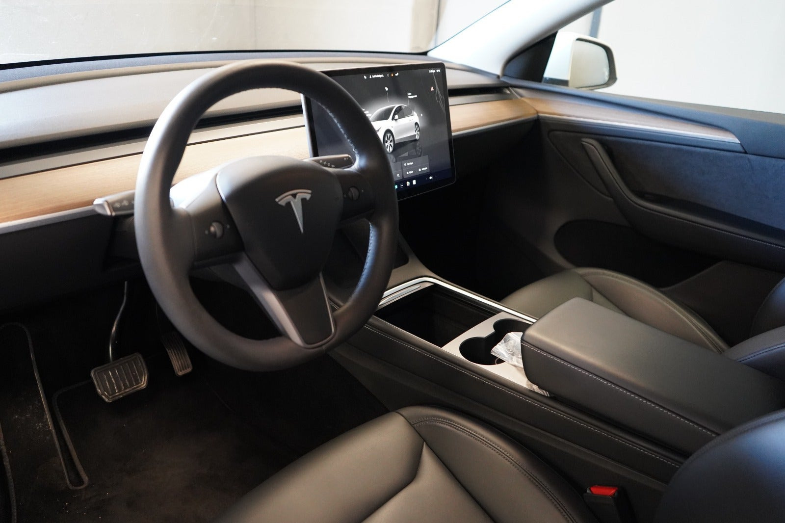 undefined Tesla Model Y fra 2024
