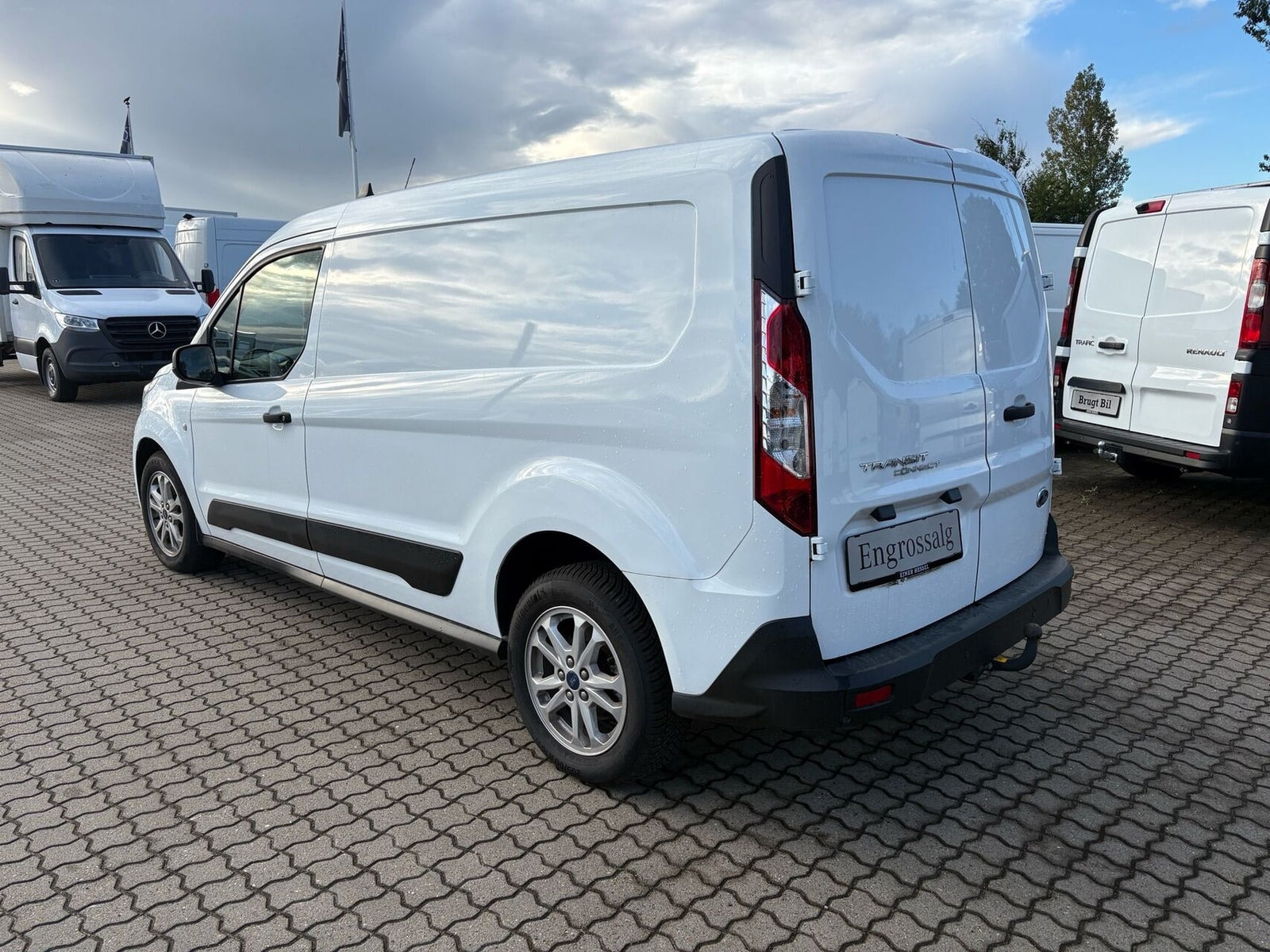 Hvid Ford Transit Connect fra 2022