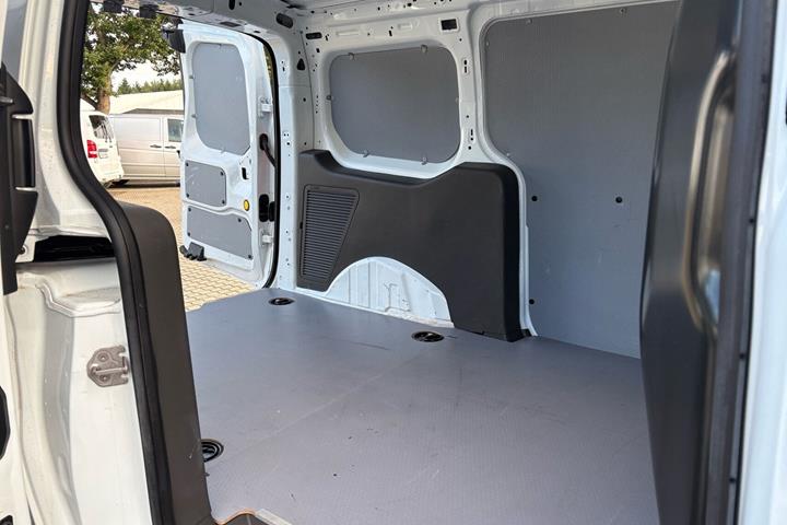 Hvid Ford Transit Connect fra 2022
