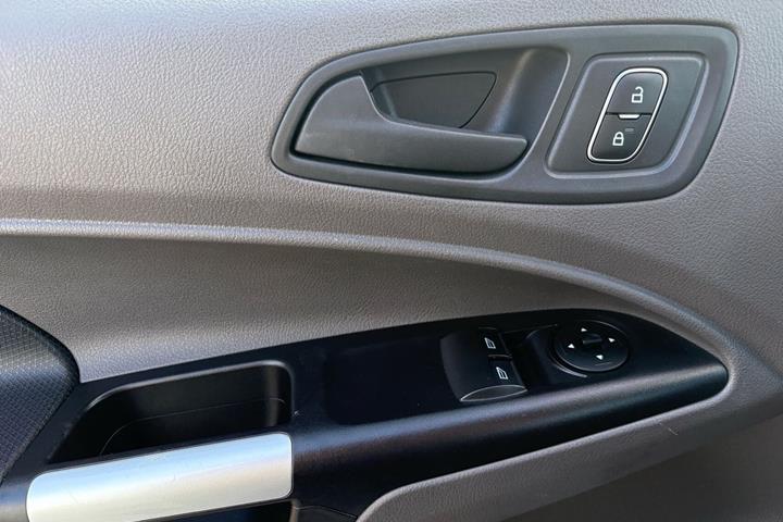 Hvid Ford Transit Connect fra 2022
