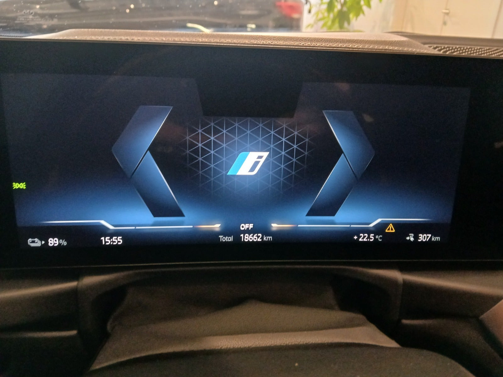 Grå BMW i4 fra 2024