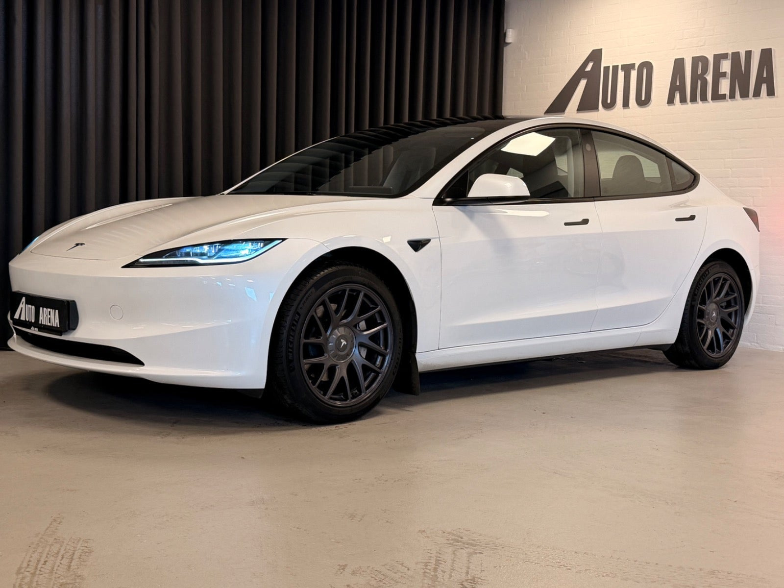Tesla Model 3 RWD