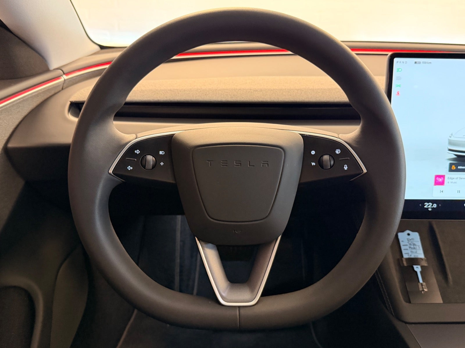 Hvid Tesla Model 3 fra 2024