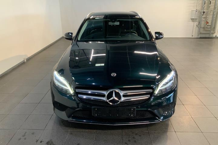 Grøn Mercedes C220 d fra 2019