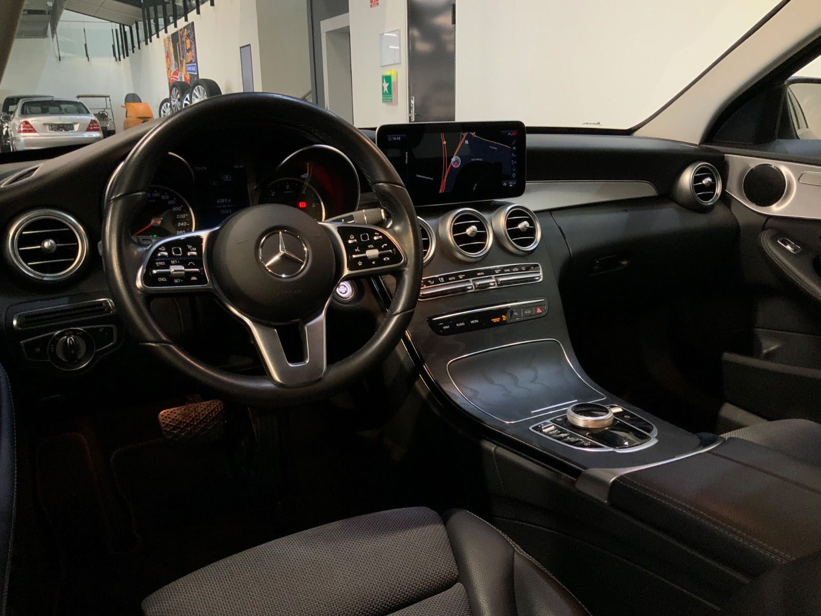 Grøn Mercedes C220 d fra 2019