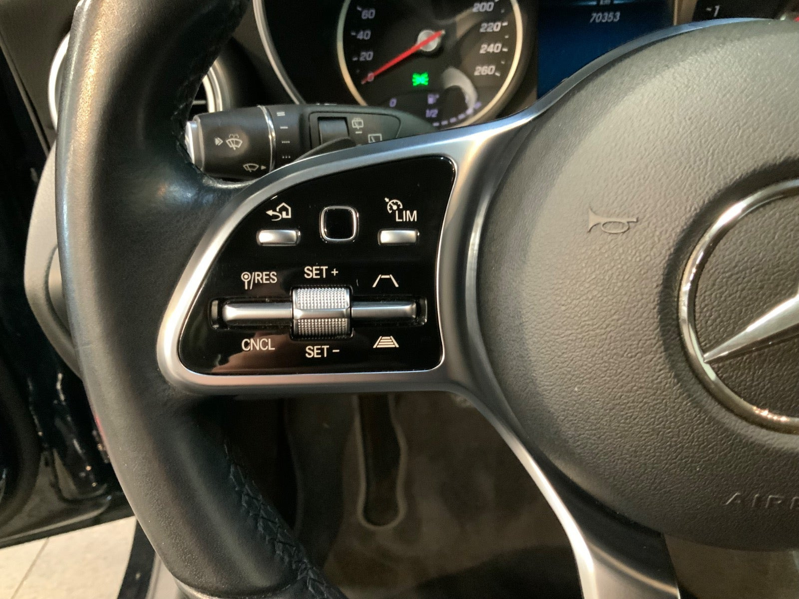 Grøn Mercedes C220 d fra 2019