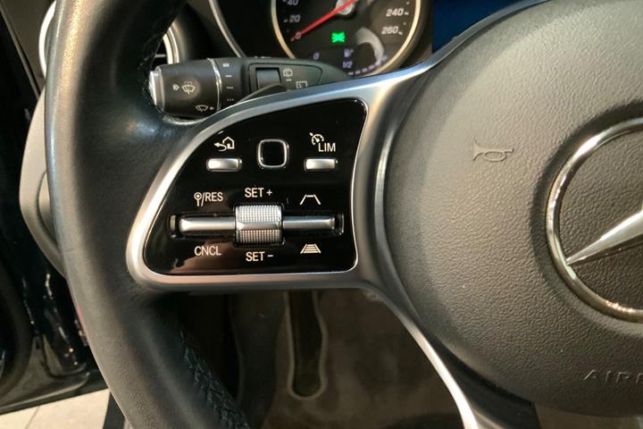 Grøn Mercedes C220 d fra 2019