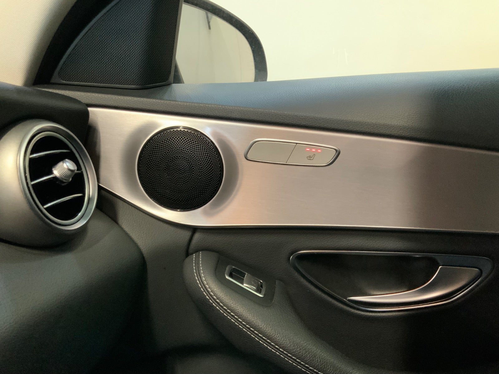 Grøn Mercedes C220 d fra 2019