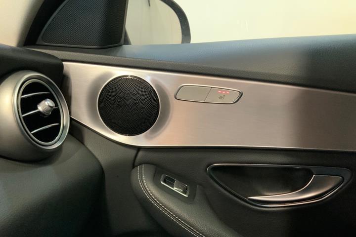 Grøn Mercedes C220 d fra 2019
