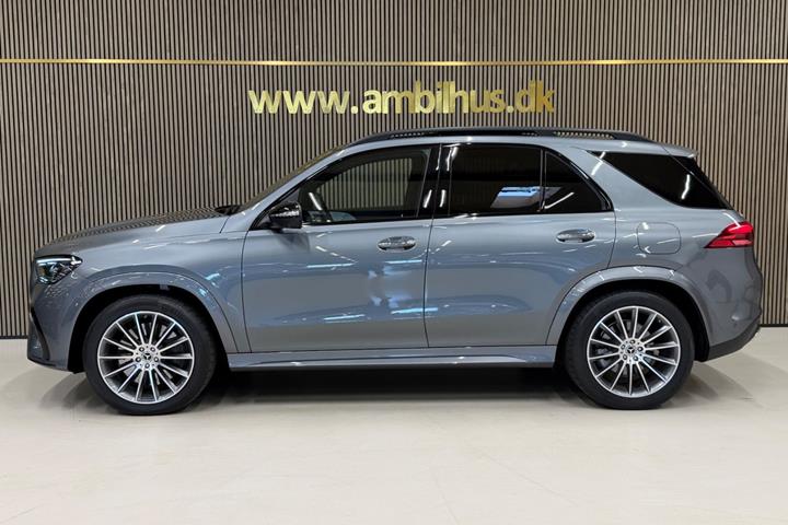 Grå Mercedes GLE350 de fra 2025