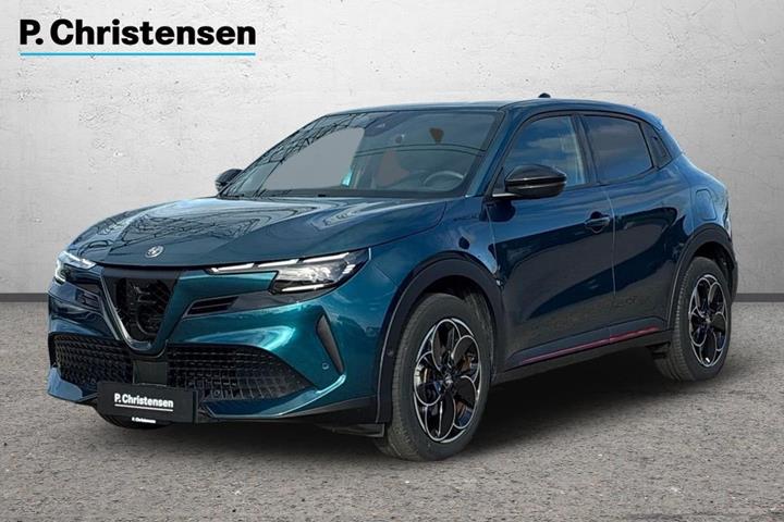 Blå Alfa Romeo Junior fra 2024