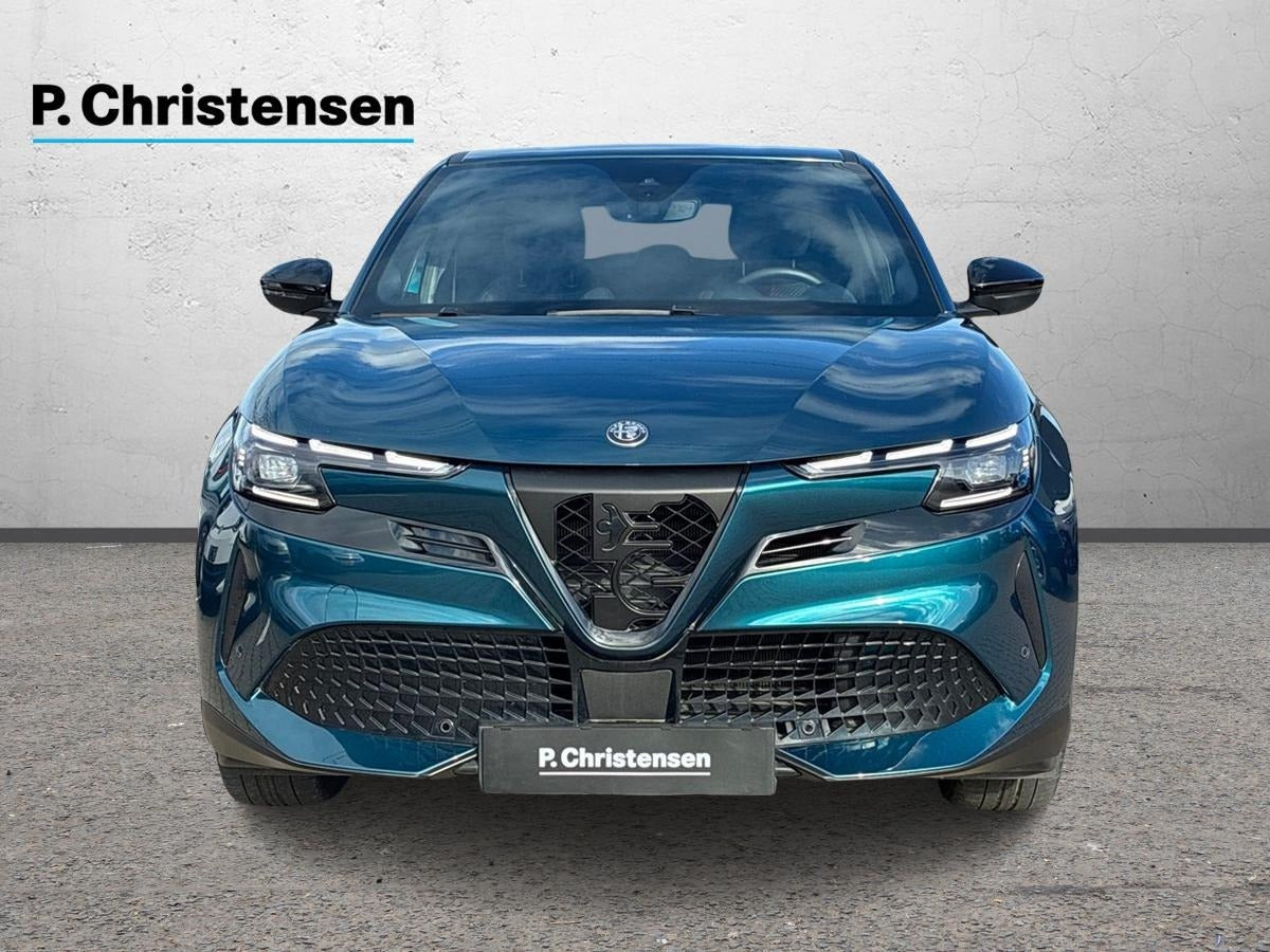 Blå Alfa Romeo Junior fra 2024