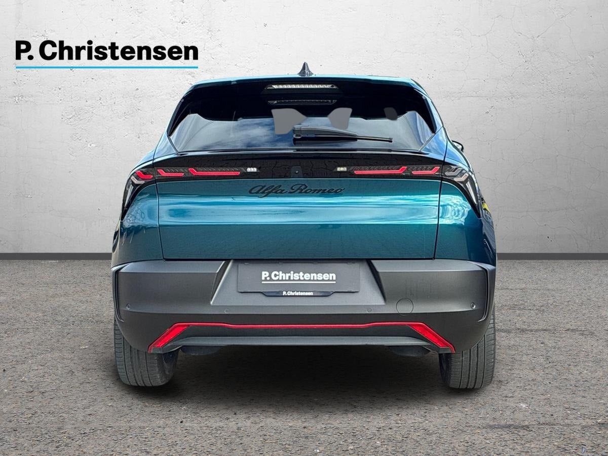 Blå Alfa Romeo Junior fra 2024