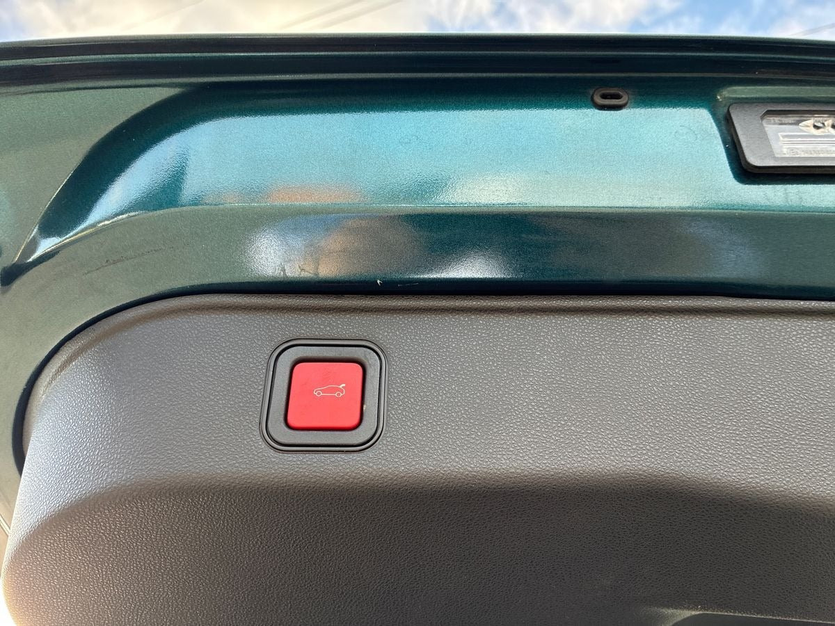 Blå Alfa Romeo Junior fra 2024