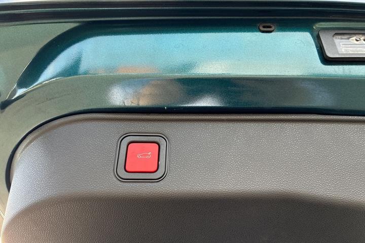 Blå Alfa Romeo Junior fra 2024