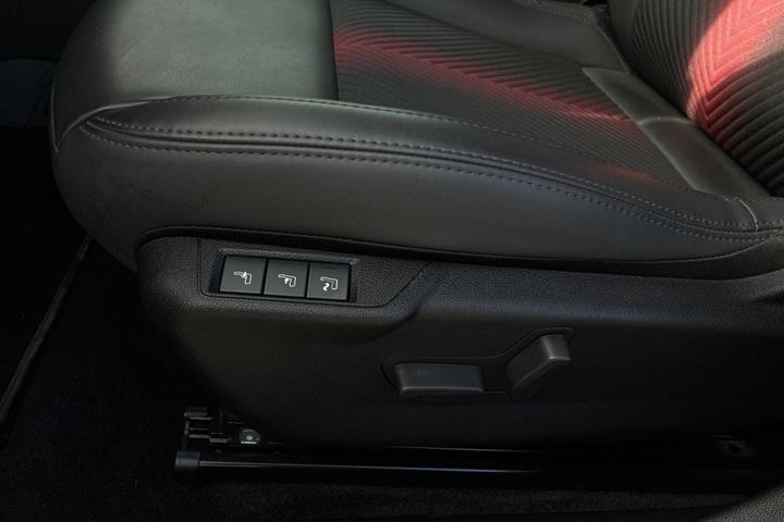 Blå Alfa Romeo Junior fra 2024