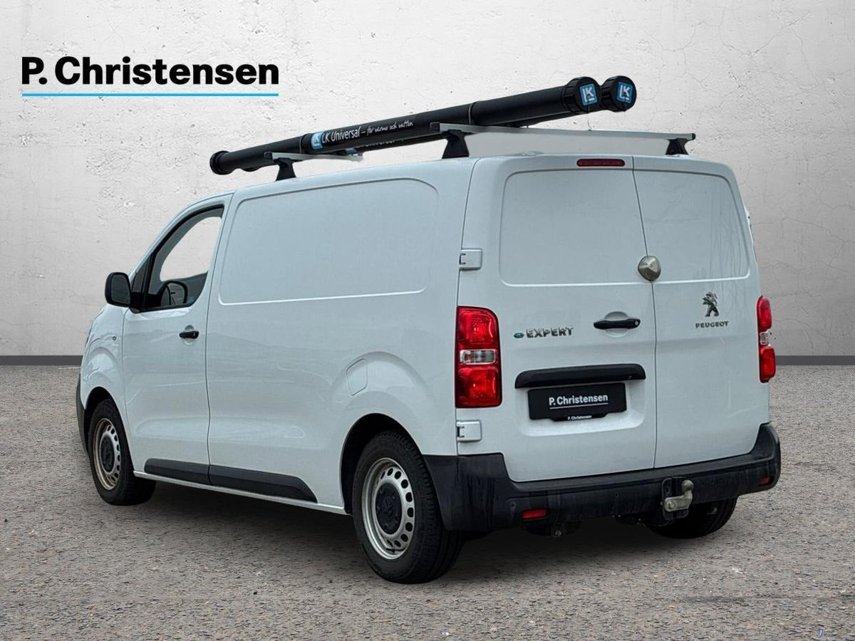 Hvid Peugeot e-Expert fra 2023