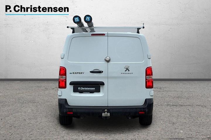Hvid Peugeot e-Expert fra 2023
