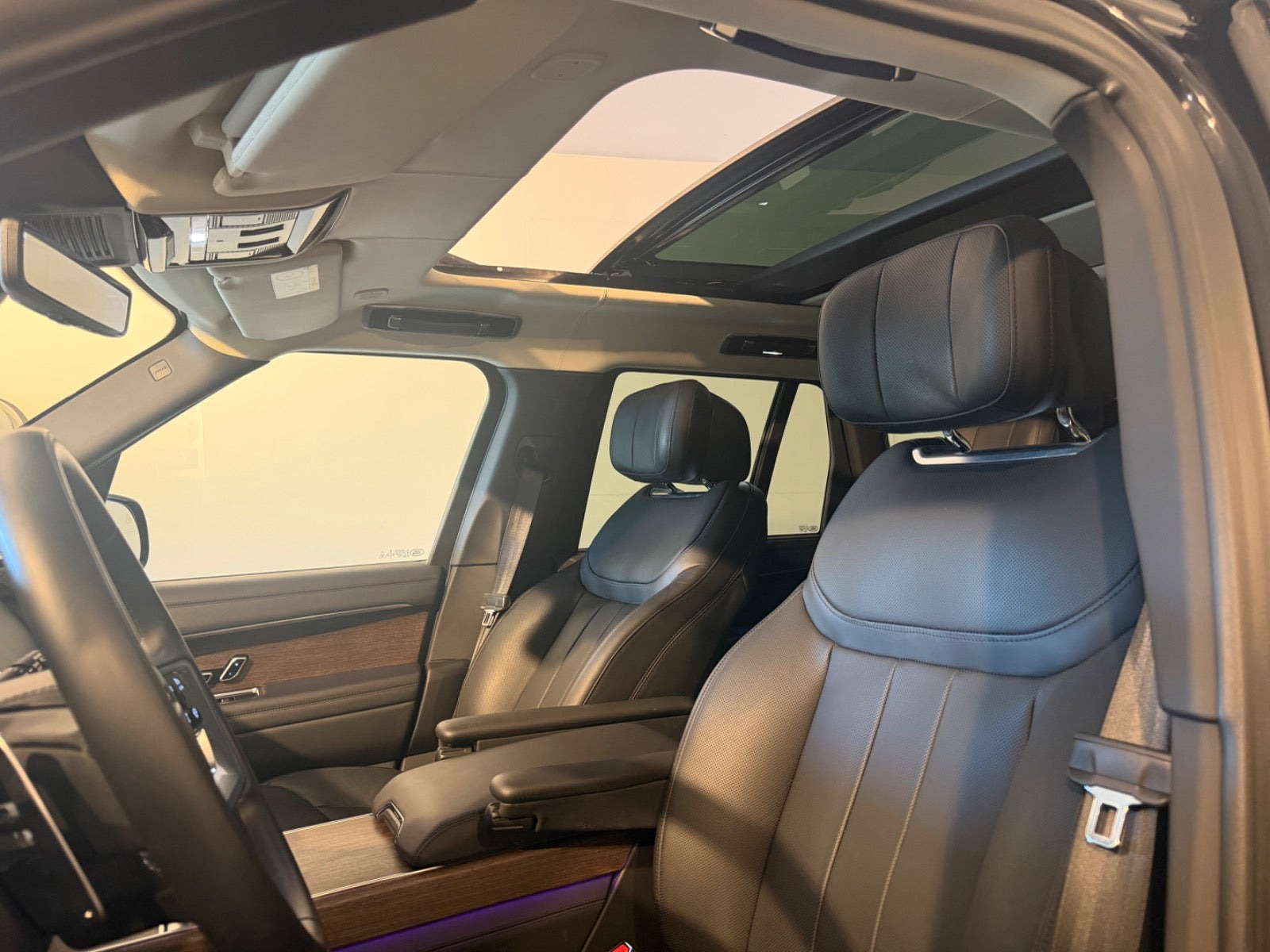 Sort Land Rover Range Rover fra 2023