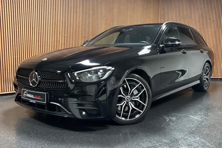 Sort Mercedes E220 d fra 2022