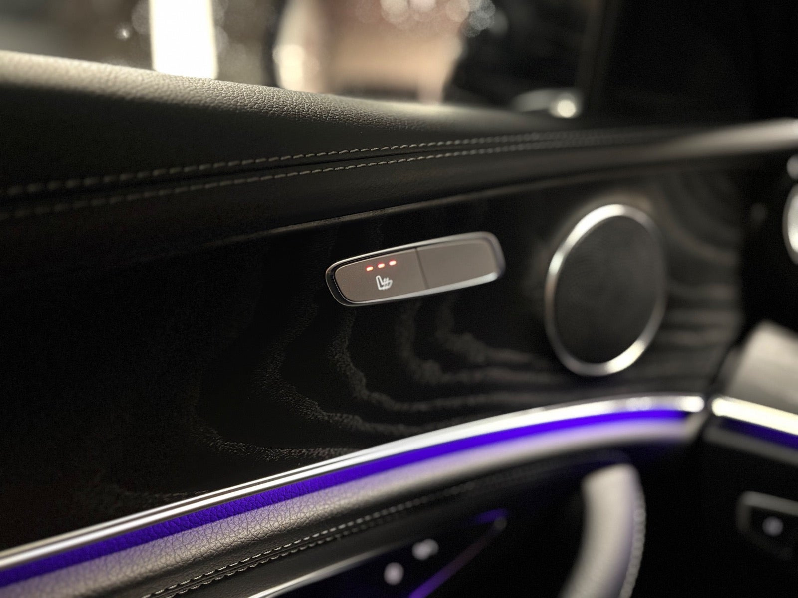 Sort Mercedes E220 d fra 2022
