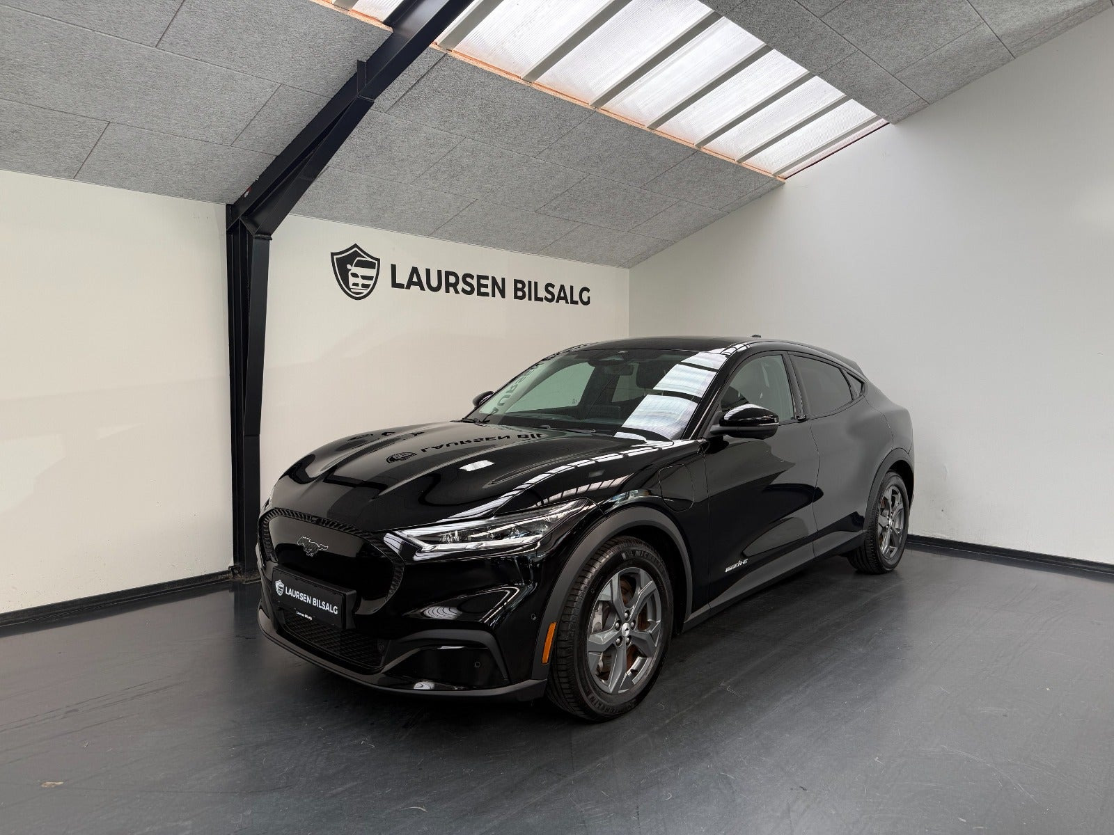 Sort Ford Mustang Mach-E fra 2021