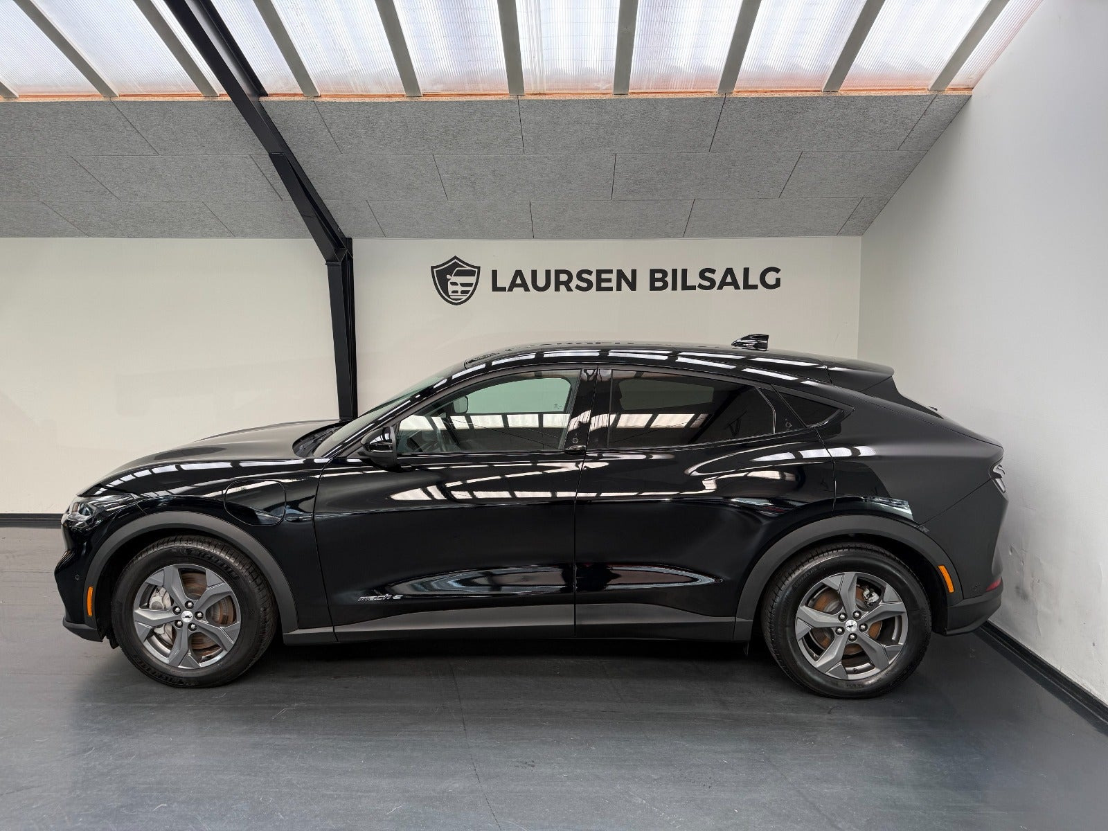 Sort Ford Mustang Mach-E fra 2021
