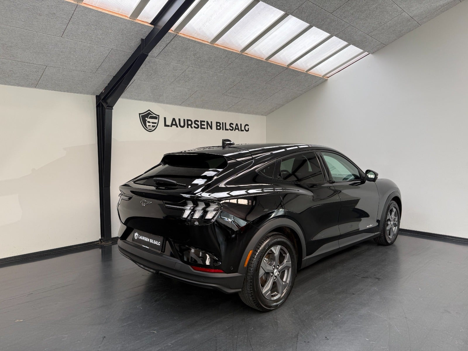 Sort Ford Mustang Mach-E fra 2021