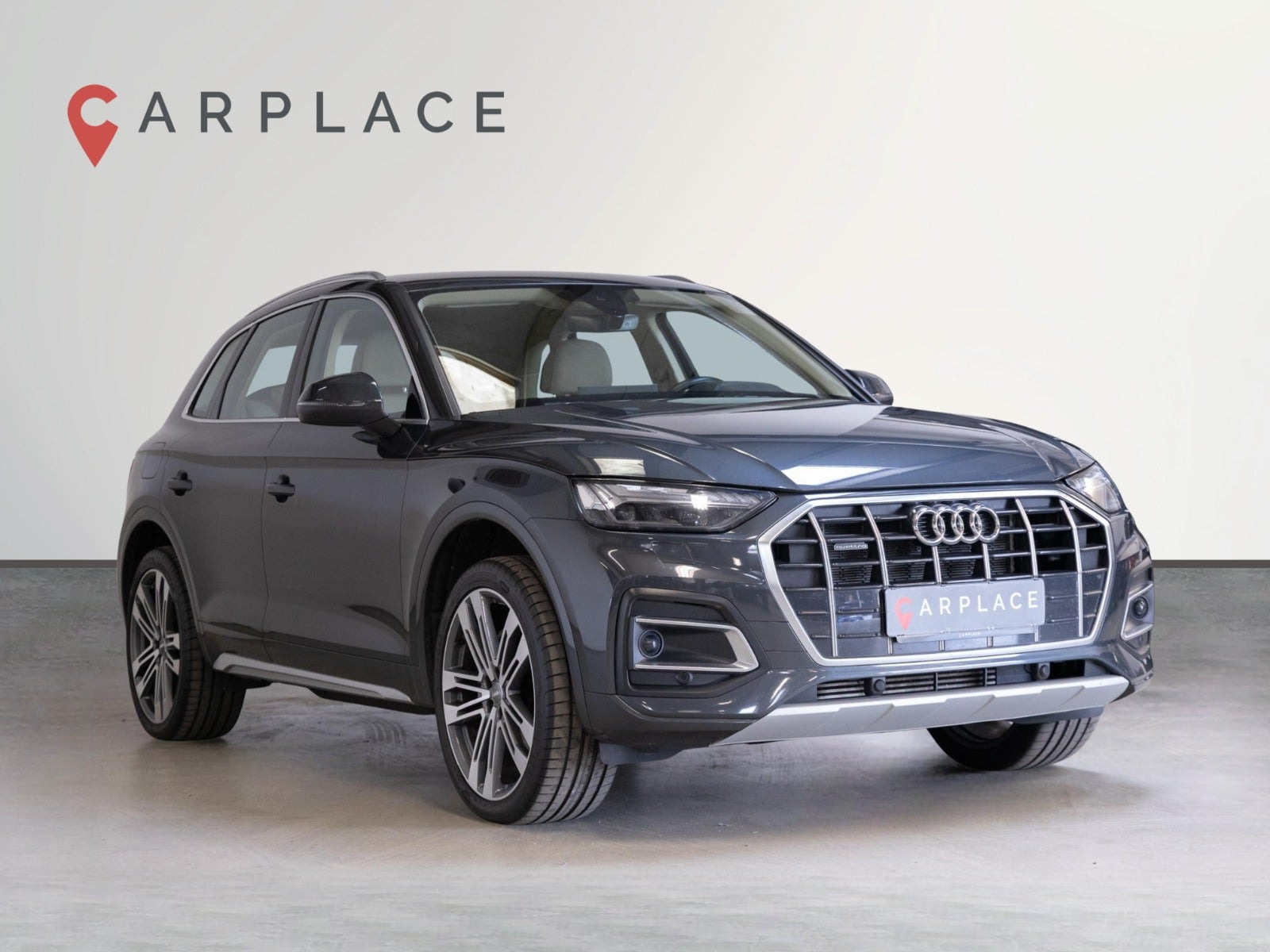 Grå Audi Q5 fra 2021