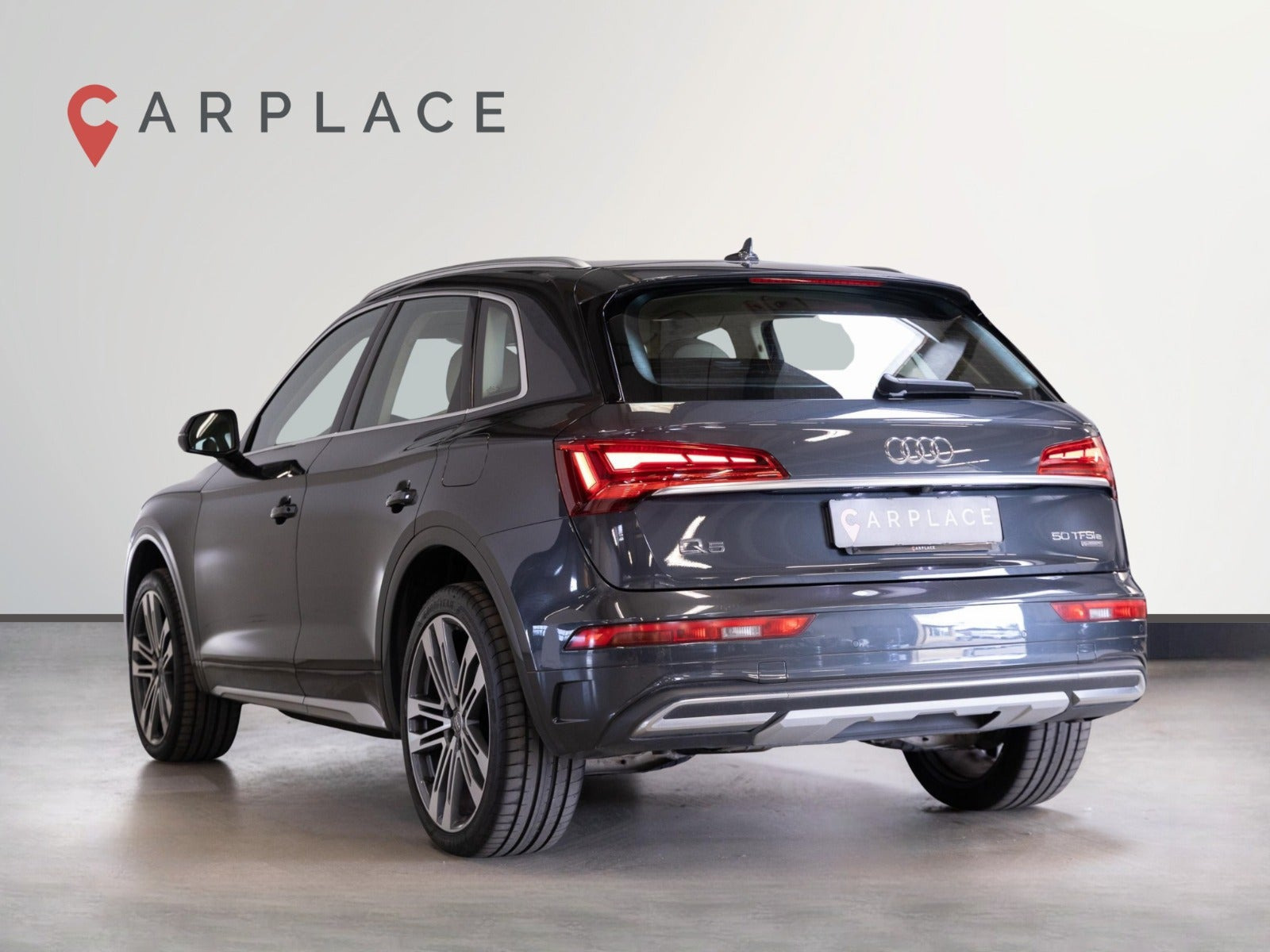 Grå Audi Q5 fra 2021