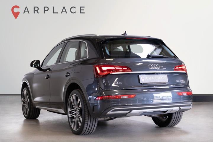 Grå Audi Q5 fra 2021
