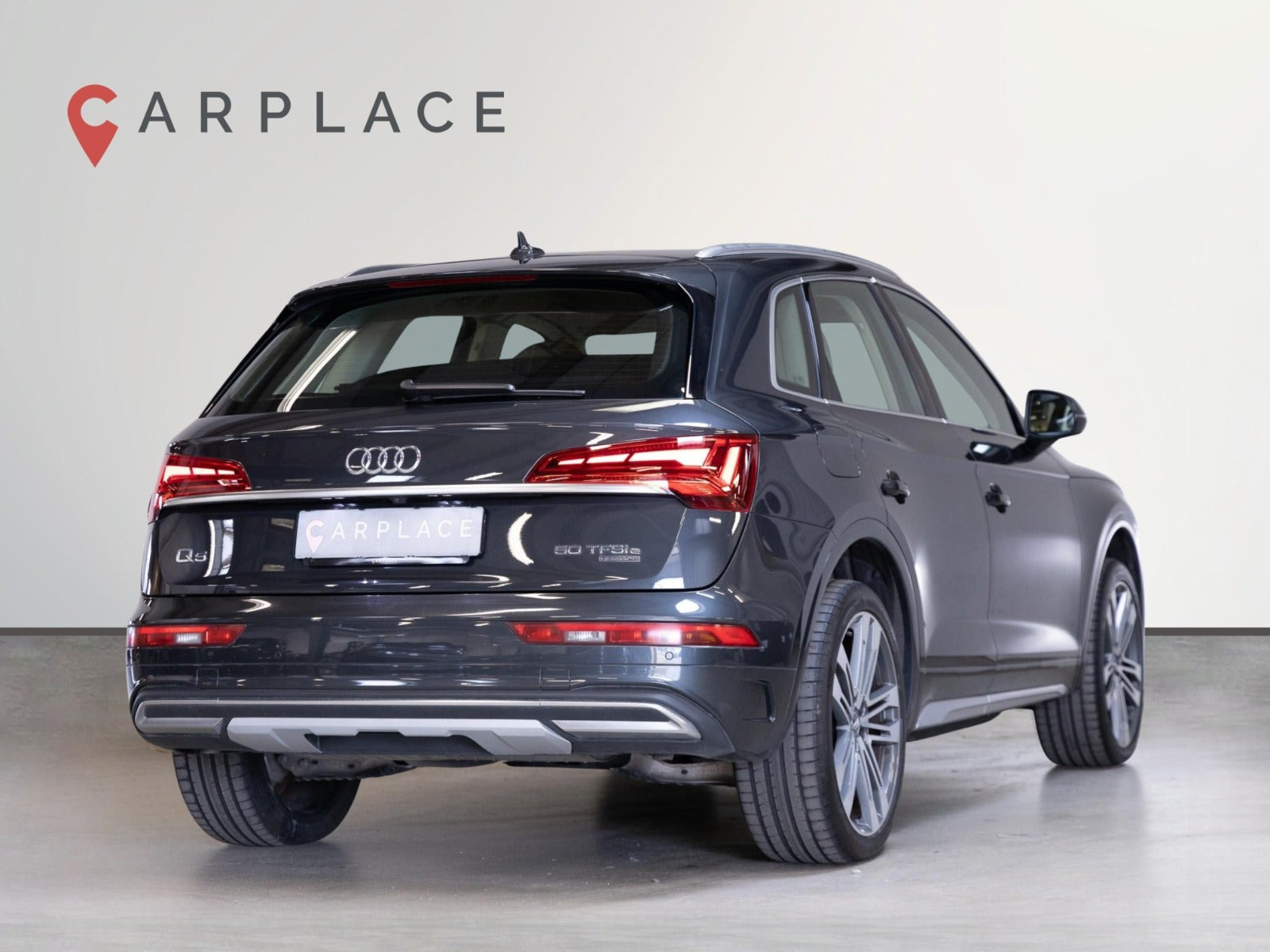 Grå Audi Q5 fra 2021