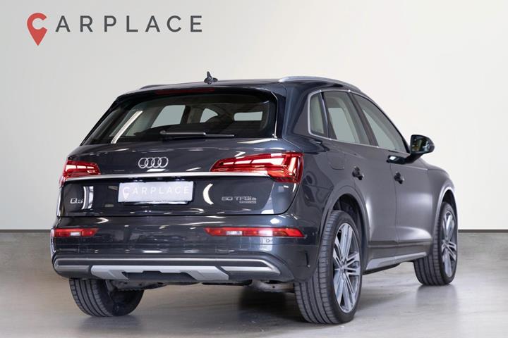 Grå Audi Q5 fra 2021