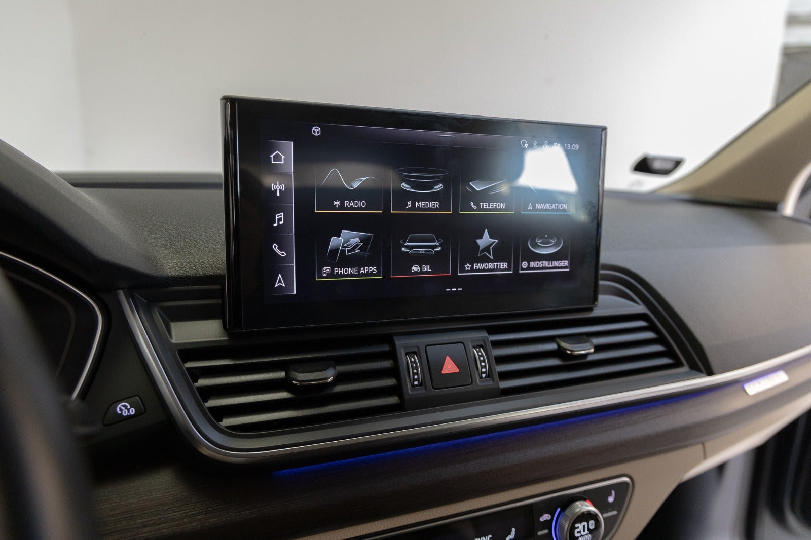Grå Audi Q5 fra 2021
