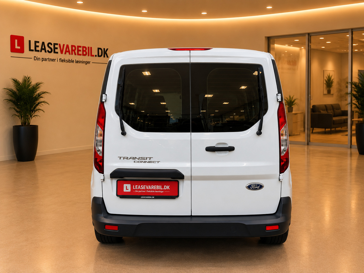 Hvid Ford Transit Connect fra 2015