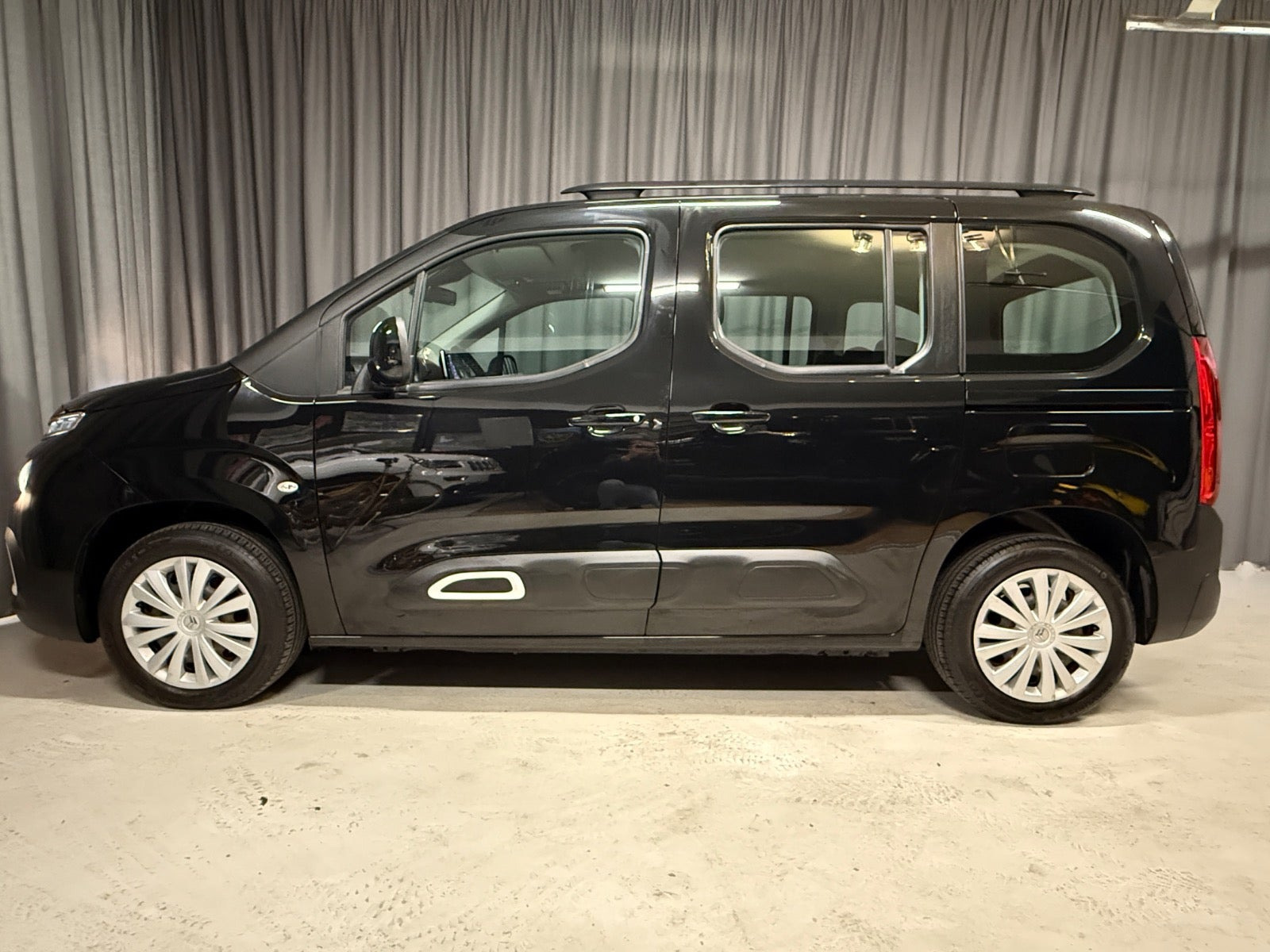 Sort Citroën Berlingo fra 2019