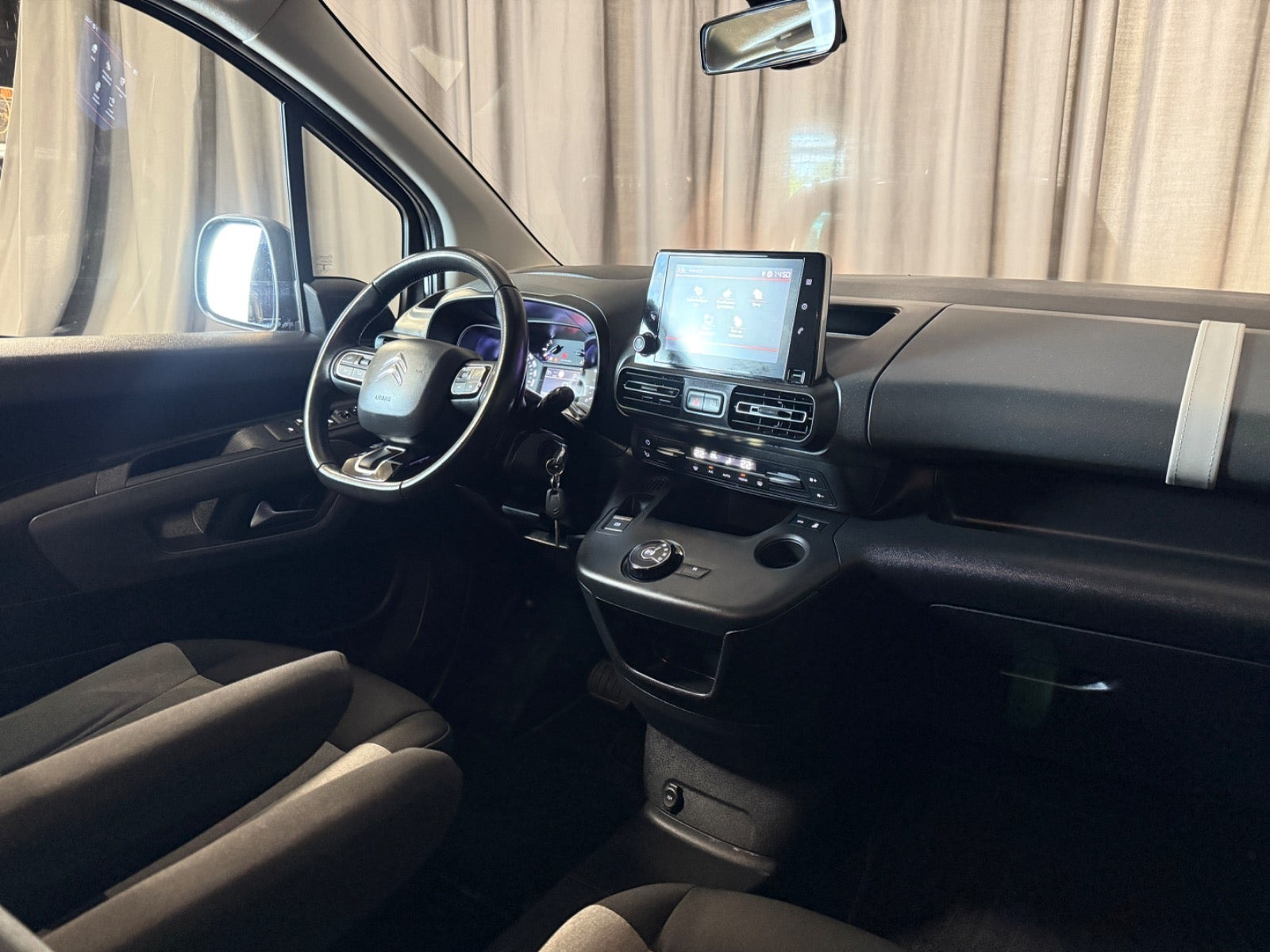 Sort Citroën Berlingo fra 2019