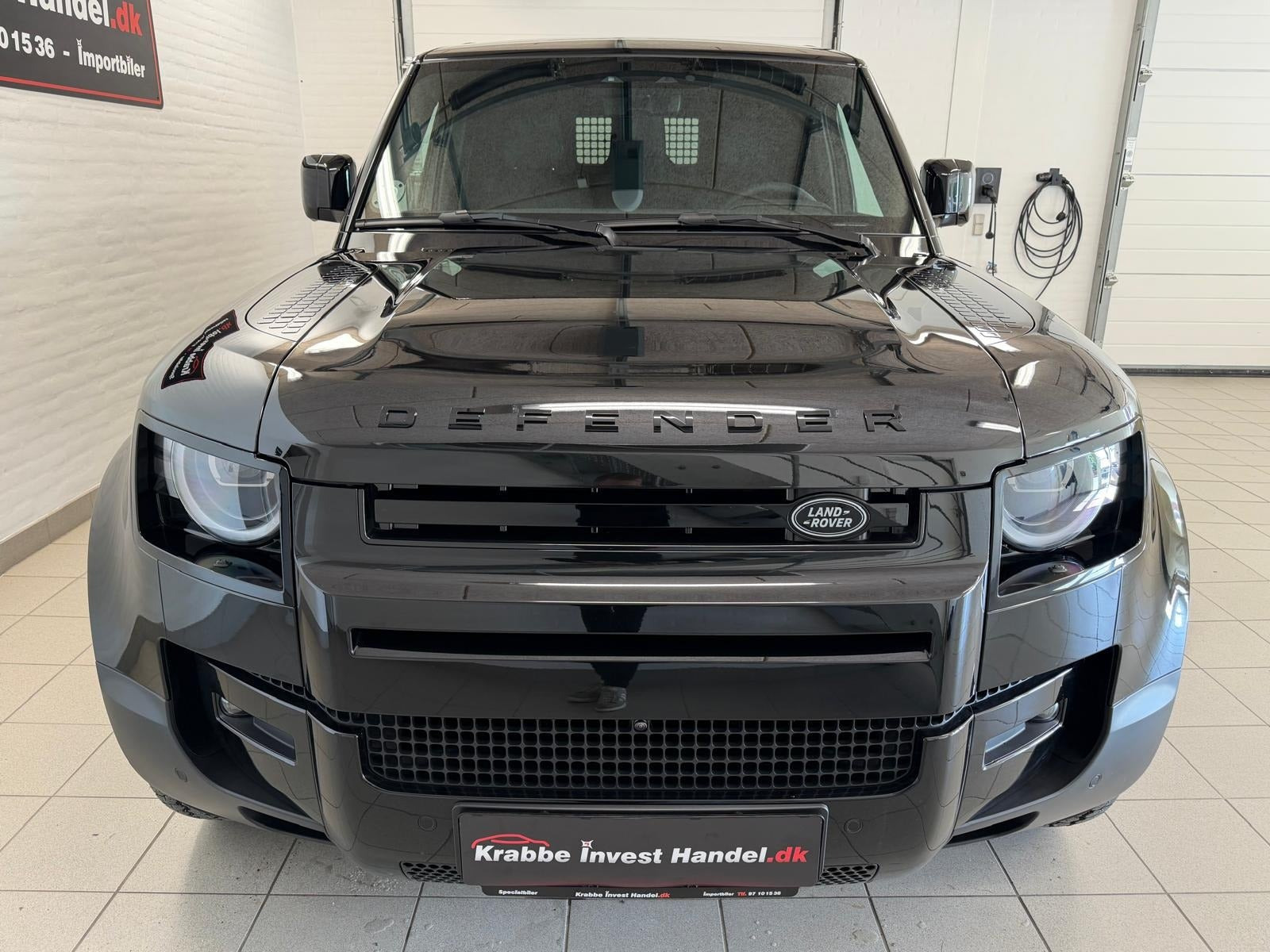 Sort Land Rover Defender 110 fra 2026