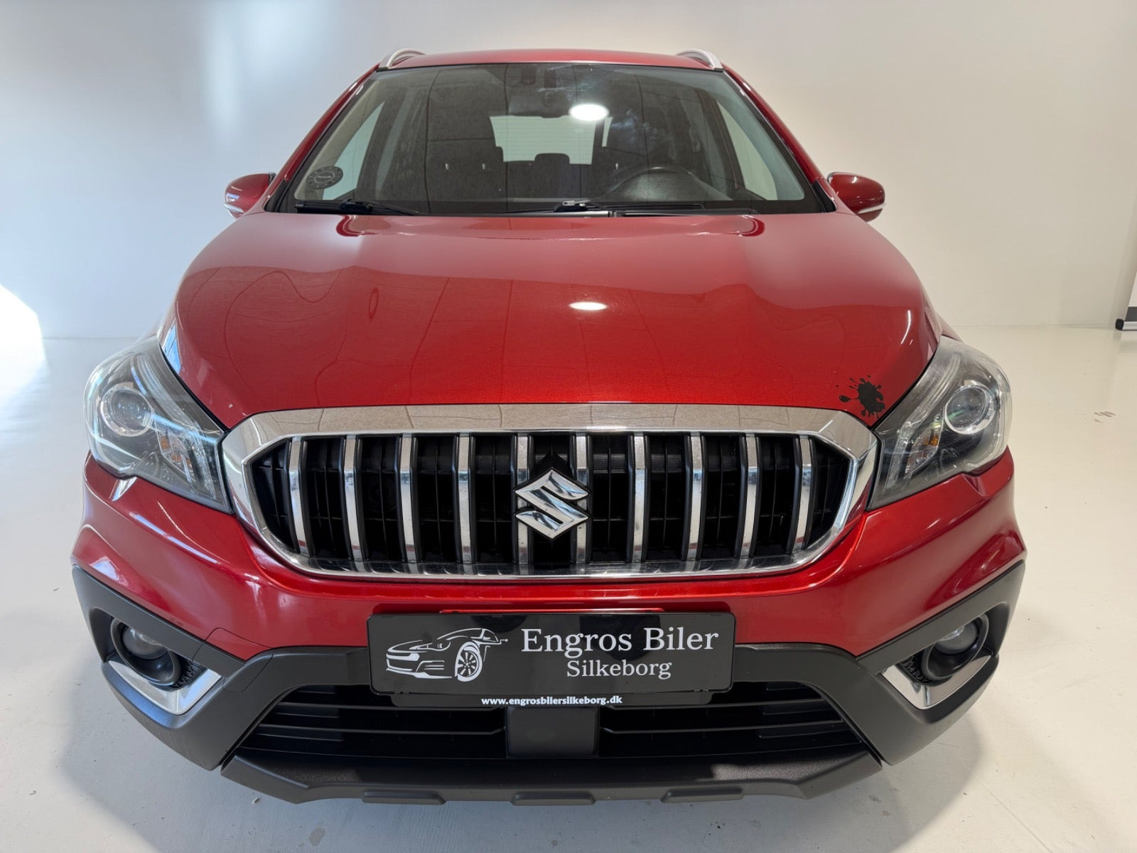 Rød Suzuki S-Cross fra 2016