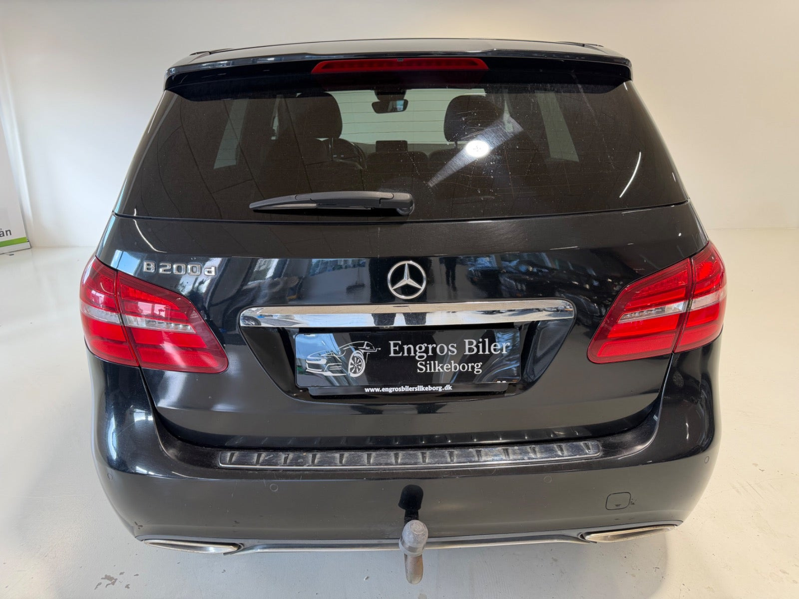 Sort Mercedes B200 d fra 2016