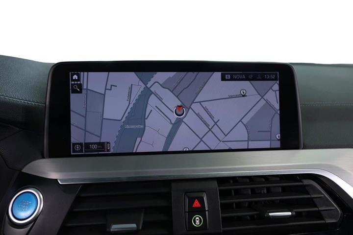 Blå BMW iX3 fra 2021