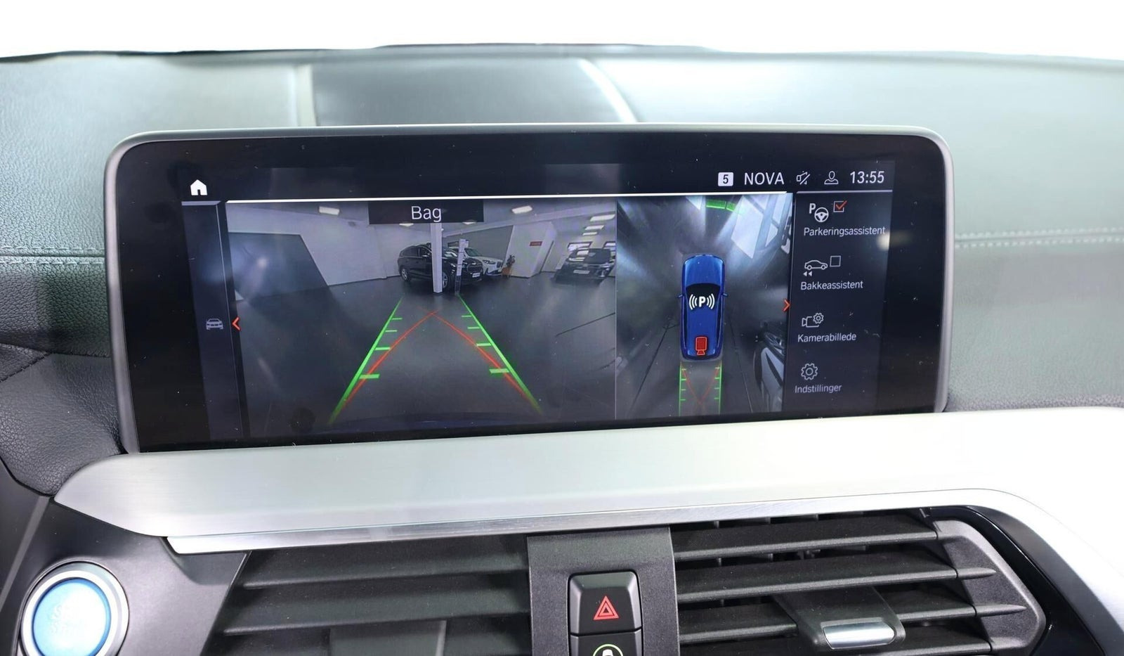 Blå BMW iX3 fra 2021