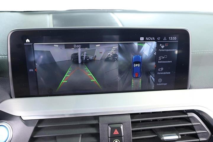 Blå BMW iX3 fra 2021