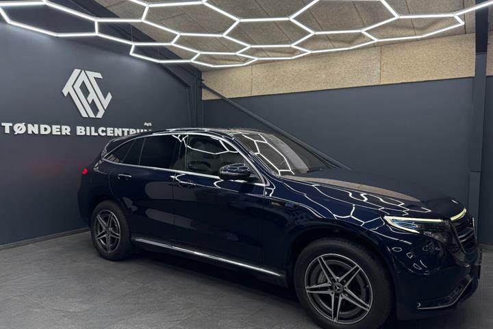 Blå Mercedes EQC400 fra 2023