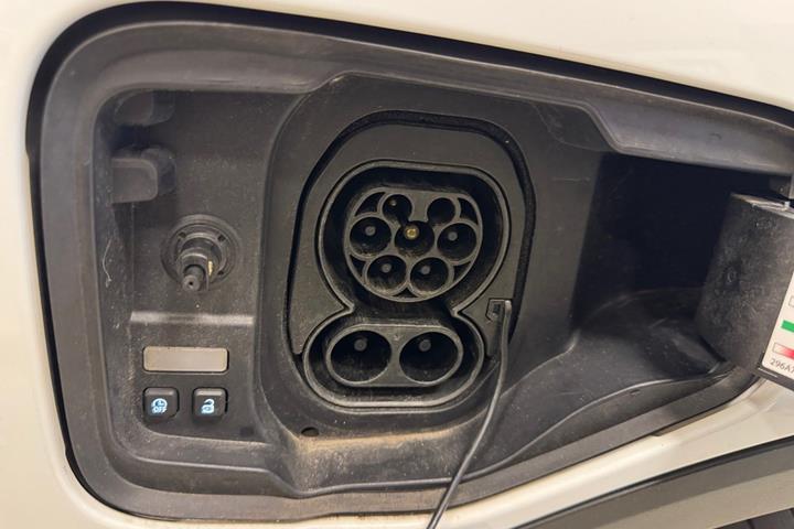 Hvid Renault Megane E-Tech fra 2022